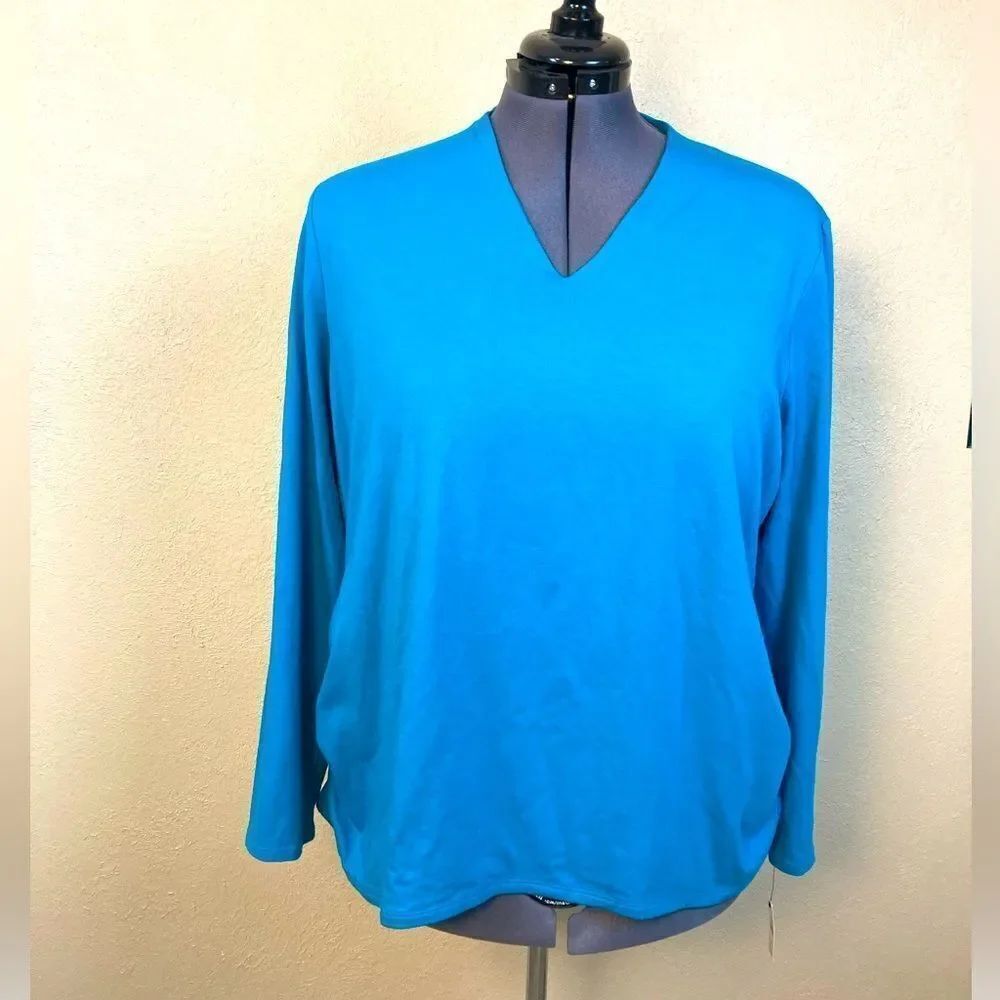 Talbots BNWT Turquoise V neck Long Sleeve Top w/ side ruching for better fit